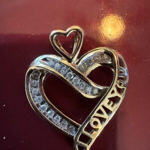 10k real Gold and authentic diamonds Heart Pendant